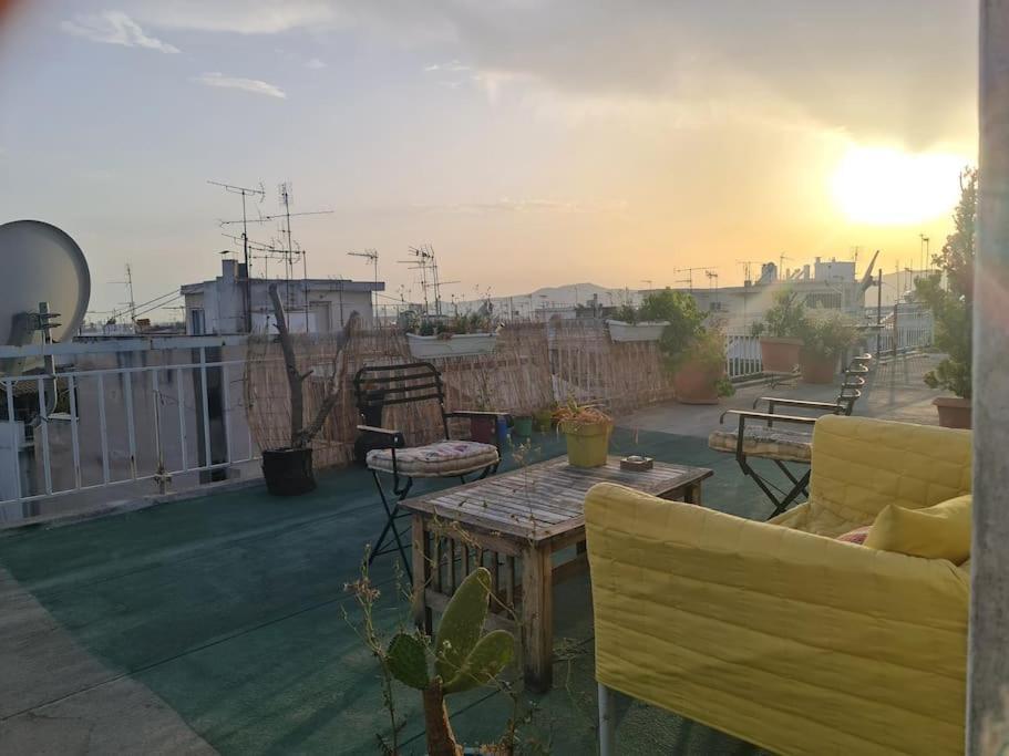 Appartamento Καλινοβου 1 Κευελπιδων Πεδιον Αρεωσ Atene Esterno foto